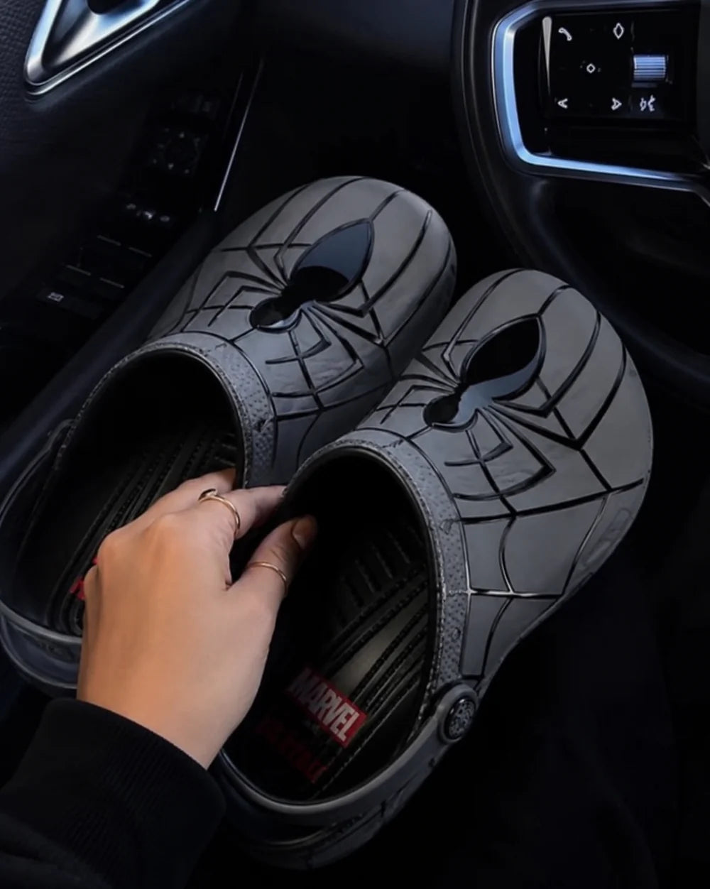 Crocs Édition Spider-Man Gris
